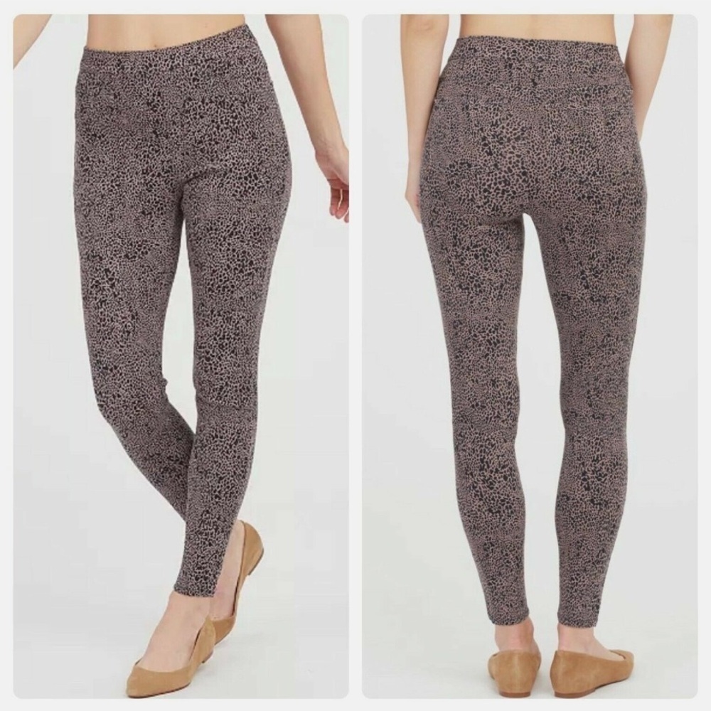 NWT Women’s SPANX Jean-ish ankle leggings- Dessert Dot. Size Small